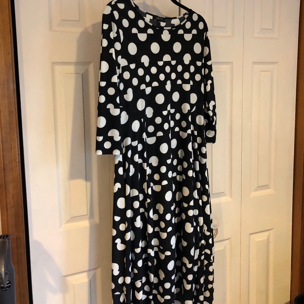 Comfy USA black and white polka dot dress L